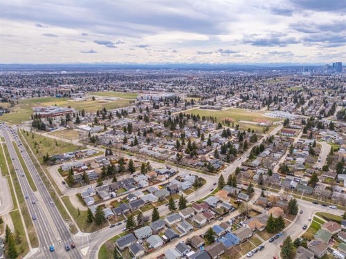 5207 5 Avenue Se, Calgary, AB - Outdoor With View