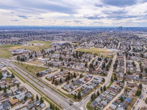 5207 5 Avenue Se, Calgary, AB - Outdoor With View