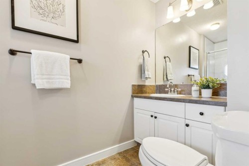 110 Candle Terrace Sw, Calgary, AB - Indoor Photo Showing Bathroom