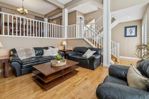110 Candle Terrace Sw, Calgary, AB - Indoor Photo Showing Living Room