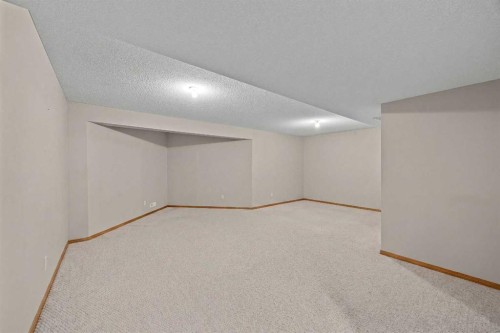 30 Gleneagles View, Cochrane, AB - Indoor Photo Showing Other Room