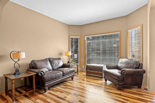 30 Gleneagles View, Cochrane, AB - Indoor Photo Showing Living Room