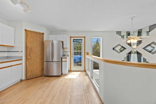 242 Hidden Spring Mews Nw, Calgary, AB - Indoor