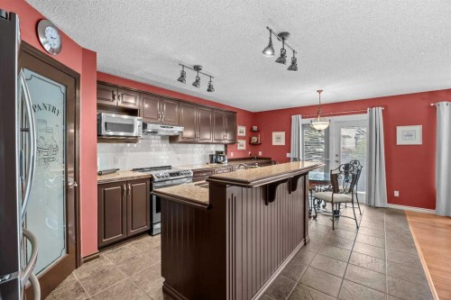 11178 Hidden Valley Drive Nw, Calgary, AB - Indoor Photo Showing Kitchen