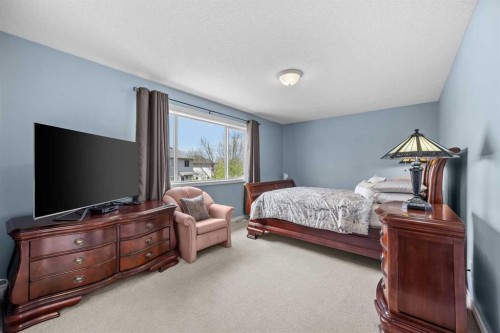 11178 Hidden Valley Drive Nw, Calgary, AB - Indoor Photo Showing Bedroom