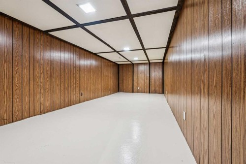 9843 5 Street Se, Calgary, AB - Indoor Photo Showing Other Room