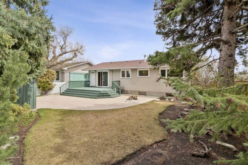 9843 5 Street Se, Calgary, AB - Outdoor