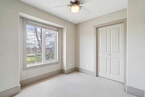 229 29 Avenue Ne, Calgary, AB - Indoor Photo Showing Other Room