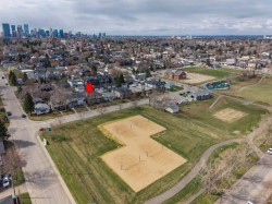 229 29 Avenue NE Calgary, AB T2E 2C2