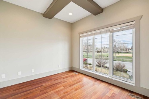 229 29 Avenue Ne, Calgary, AB - Indoor Photo Showing Other Room