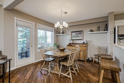 25-200 Sandstone Drive Nw, Calgary, AB - Indoor Photo Showing Dining Room