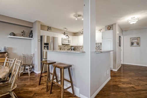 25-200 Sandstone Drive Nw, Calgary, AB - Indoor