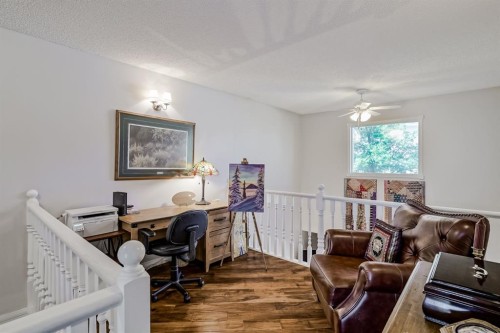25-200 Sandstone Drive Nw, Calgary, AB - Indoor Photo Showing Office