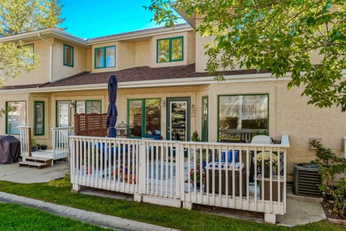 25-200 Sandstone Drive Nw, Calgary, AB - Outdoor