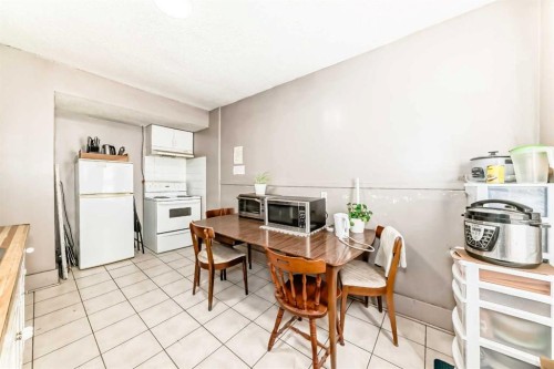 1227 13 Avenue Sw, Calgary, AB - Indoor