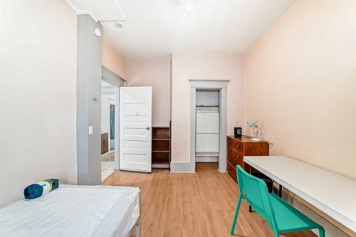 1227 13 Avenue Sw, Calgary, AB - Indoor Photo Showing Bedroom