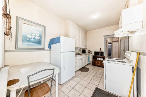1227 13 Avenue Sw, Calgary, AB - Indoor