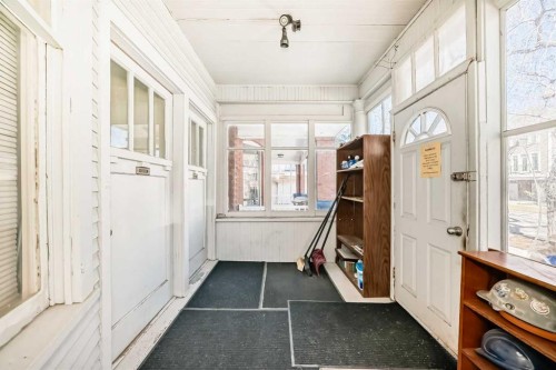 1227 13 Avenue Sw, Calgary, AB - Indoor Photo Showing Other Room