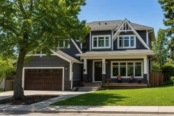 2223 Glenwood Drive SW Calgary, AB T3E 3Y7