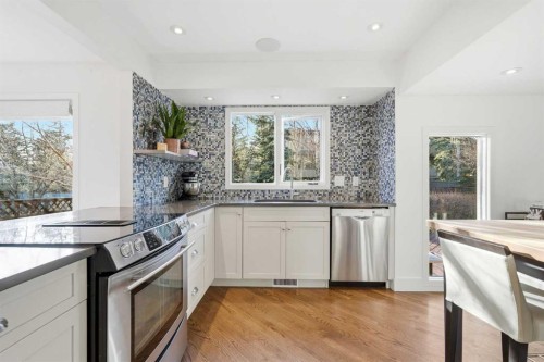 5893 Dalcastle Drive Nw, Calgary, AB - Indoor Photo Showing Kitchen
