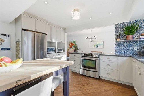 5893 Dalcastle Drive Nw, Calgary, AB - Indoor Photo Showing Kitchen