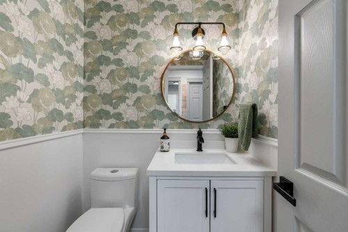 941 Riverview Place Se, Calgary, AB - Indoor Photo Showing Bathroom
