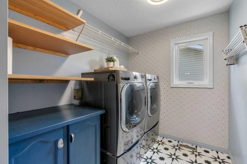 941 Riverview Place Se, Calgary, AB - Indoor Photo Showing Laundry Room