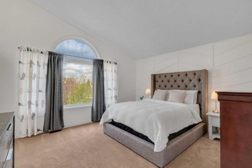 941 Riverview Place Se, Calgary, AB - Indoor Photo Showing Bedroom