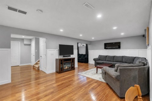 941 Riverview Place Se, Calgary, AB - Indoor