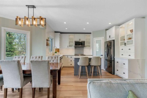 941 Riverview Place Se, Calgary, AB - Indoor Photo Showing Dining Room