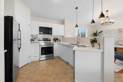 49 Martin Crossing Green Ne, Calgary, AB - Indoor Photo Showing Kitchen