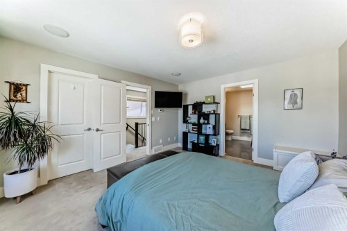 425 36 Avenue Nw, Calgary, AB - Indoor Photo Showing Bedroom