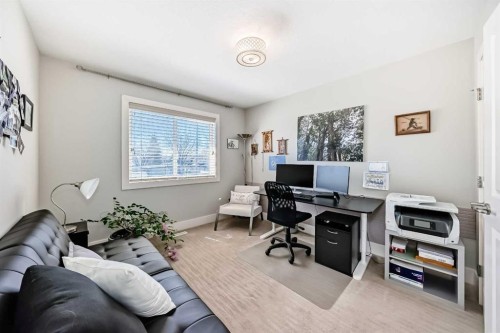 425 36 Avenue Nw, Calgary, AB - Indoor Photo Showing Office