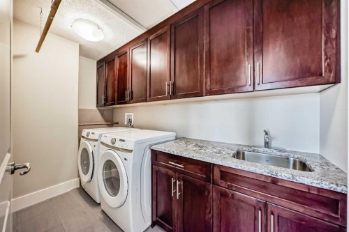 425 36 Avenue Nw, Calgary, AB - Indoor Photo Showing Laundry Room