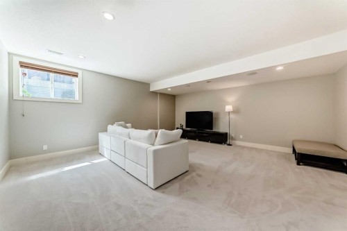 425 36 Avenue Nw, Calgary, AB - Indoor