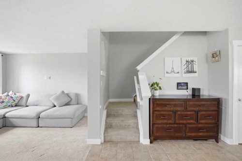 39 Panora Square Nw, Calgary, AB - Indoor