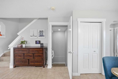 39 Panora Square Nw, Calgary, AB - Indoor