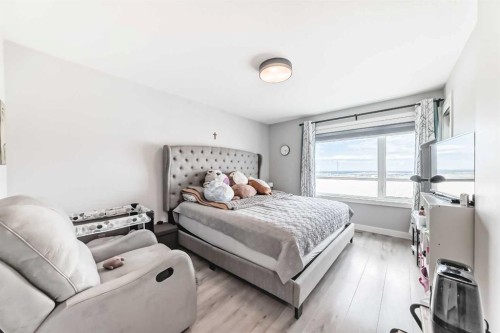 15053 37 Street Sw, Calgary, AB - Indoor Photo Showing Bedroom