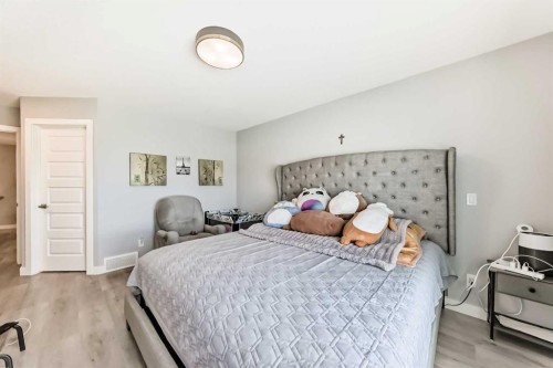 15053 37 Street Sw, Calgary, AB - Indoor Photo Showing Bedroom