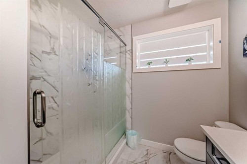 15053 37 Street Sw, Calgary, AB - Indoor Photo Showing Bathroom