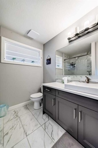 15053 37 Street Sw, Calgary, AB - Indoor Photo Showing Bathroom