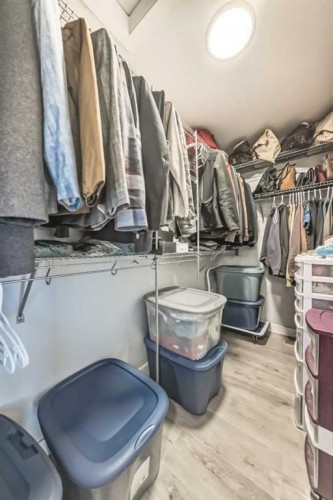 15053 37 Street Sw, Calgary, AB - Indoor With Storage