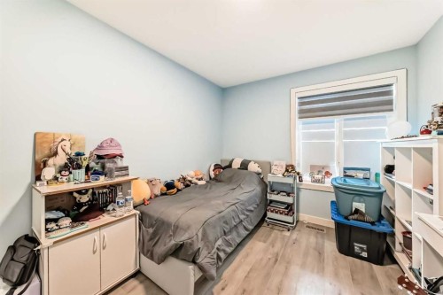 15053 37 Street Sw, Calgary, AB - Indoor Photo Showing Bedroom
