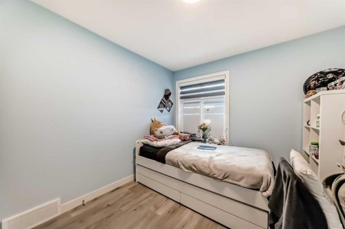 15053 37 Street Sw, Calgary, AB - Indoor Photo Showing Bedroom