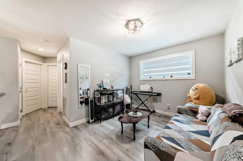 15053 37 Street Sw, Calgary, AB - Indoor