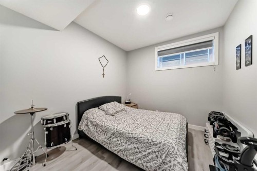 15053 37 Street Sw, Calgary, AB - Indoor Photo Showing Bedroom
