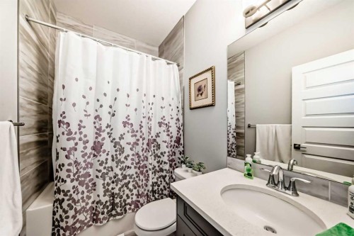 15053 37 Street Sw, Calgary, AB - Indoor Photo Showing Bathroom