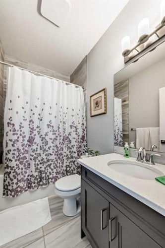 15053 37 Street Sw, Calgary, AB - Indoor Photo Showing Bathroom
