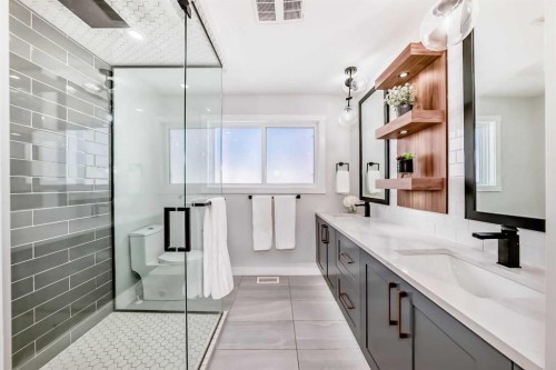 9215 Allison Drive Se, Calgary, AB - Indoor Photo Showing Bathroom