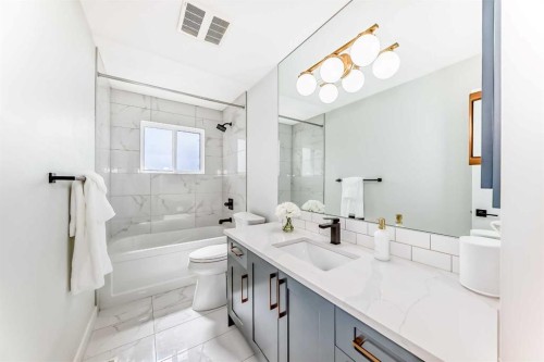 9215 Allison Drive Se, Calgary, AB - Indoor Photo Showing Bathroom